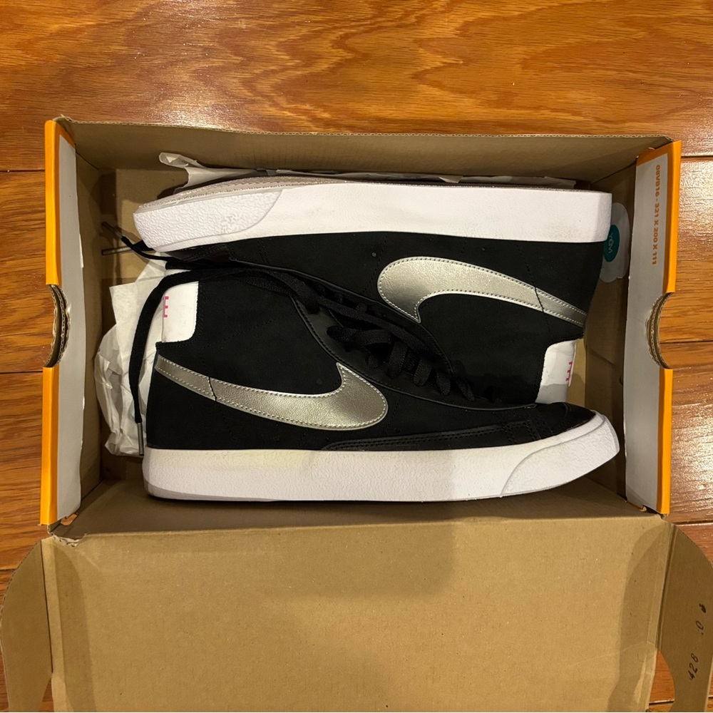 Nike Black, White, Silver & Pink High-Top Blazer ‘77s Like New